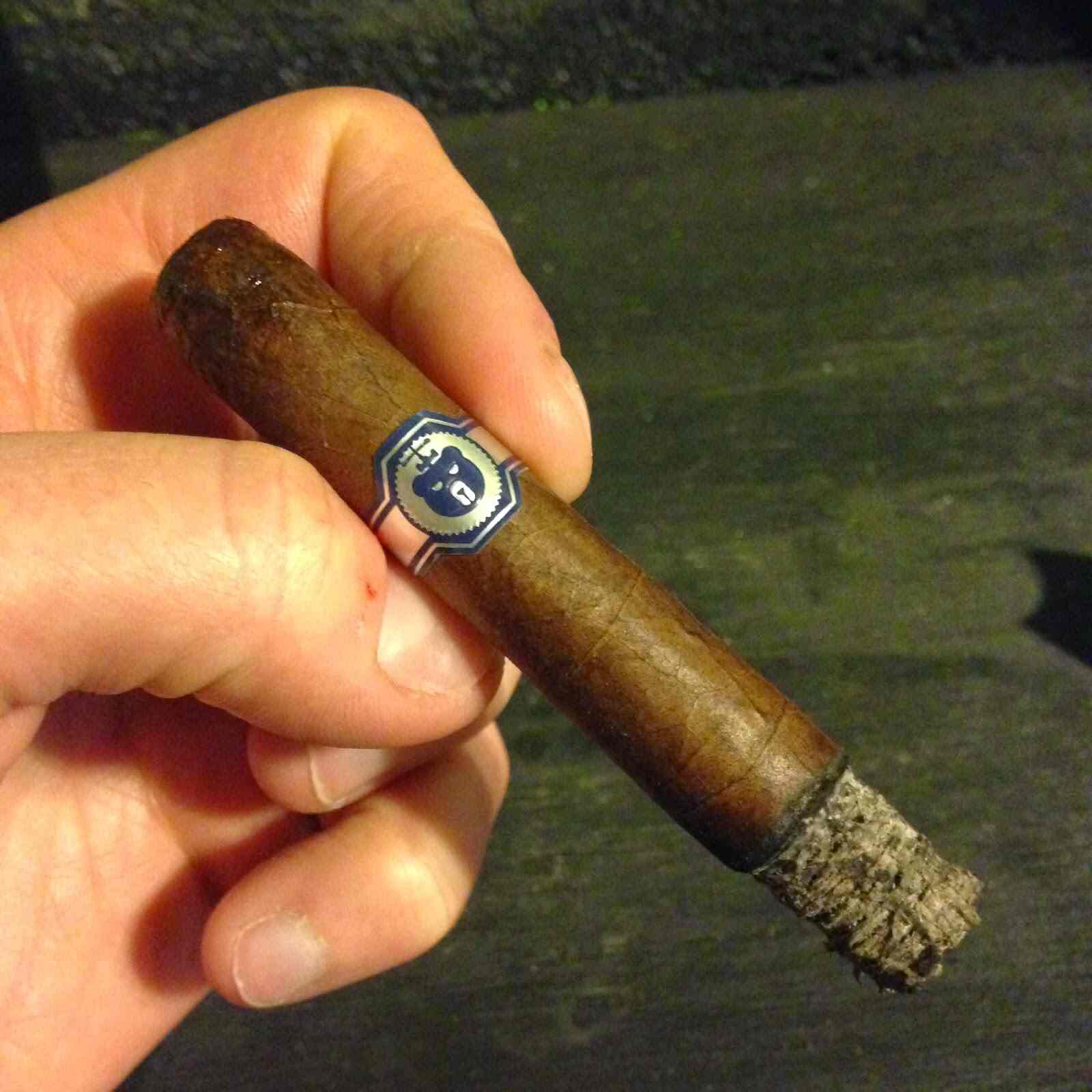 How to Ash a Cigar? How to Ash a Cigar?