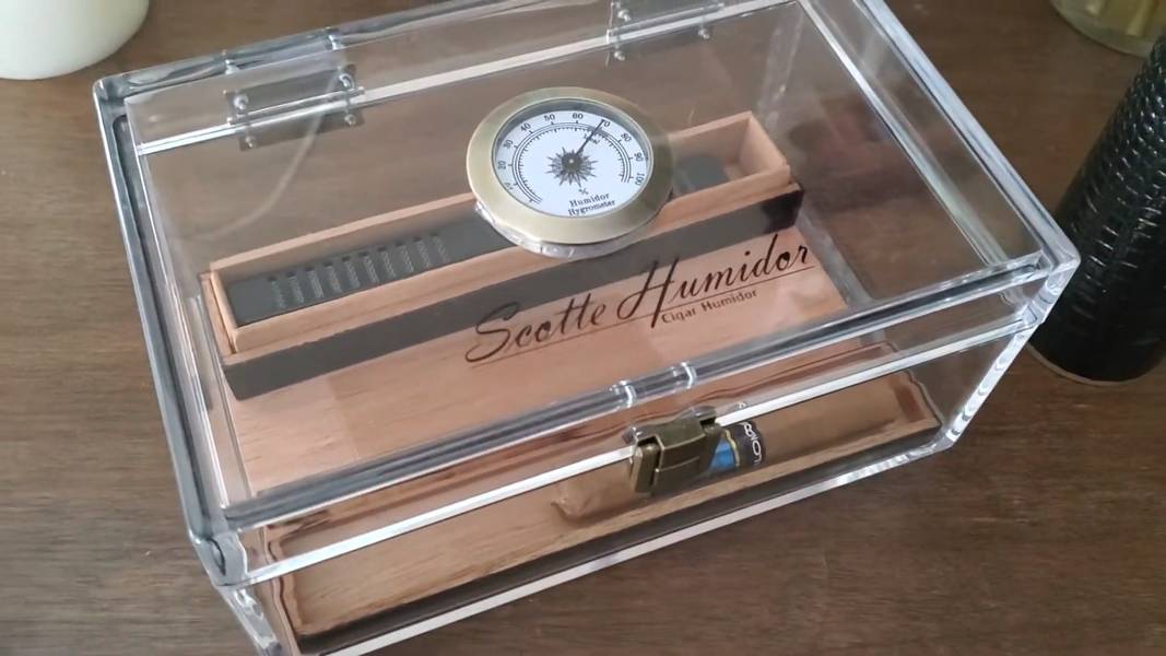 Best Acrylic Cigar Humidors