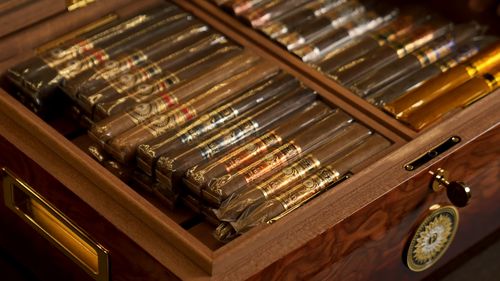 Best Desktop Humidors For Any Budget: Expert View