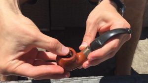  how to pack and light a tobacco pipe