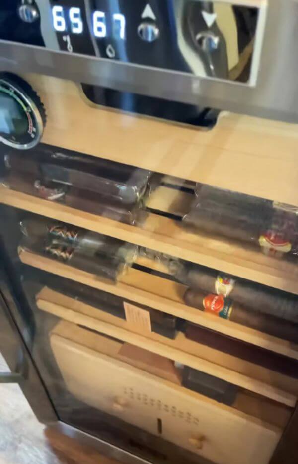 Schmécké 400 Cigar Cooler Humidor Review